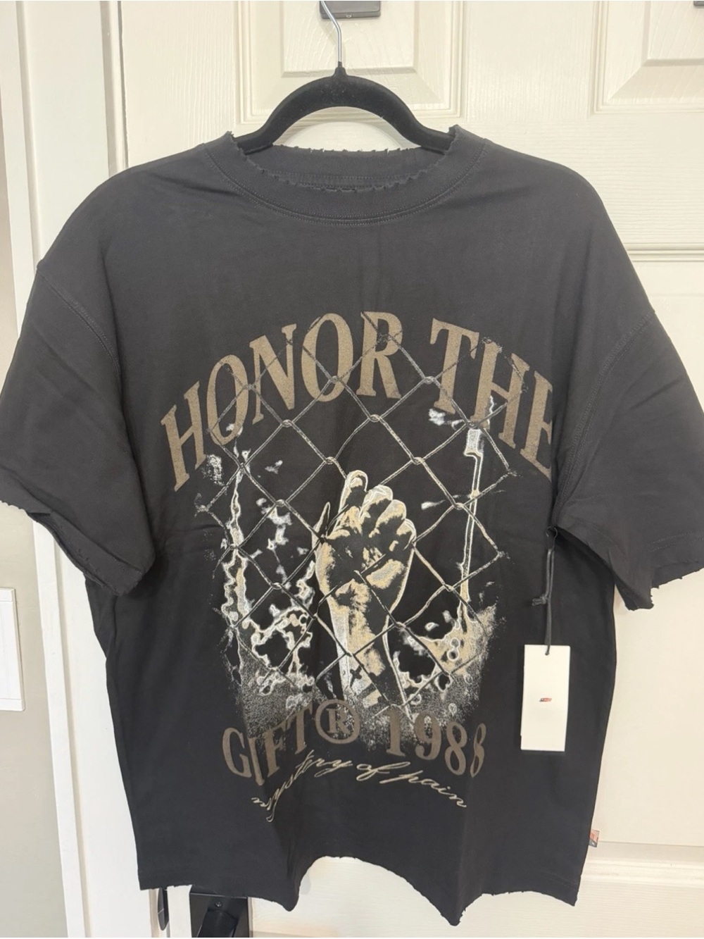 Honor The Gift Black Graphic Distressed Tee Medium